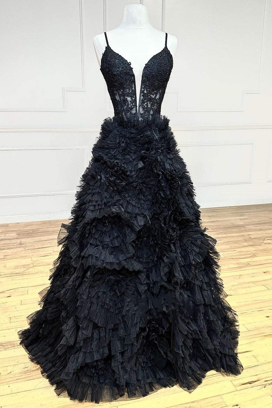Gorgeous Black Straps Ruffled Long Prom Dress with Appliques – FancyVestido