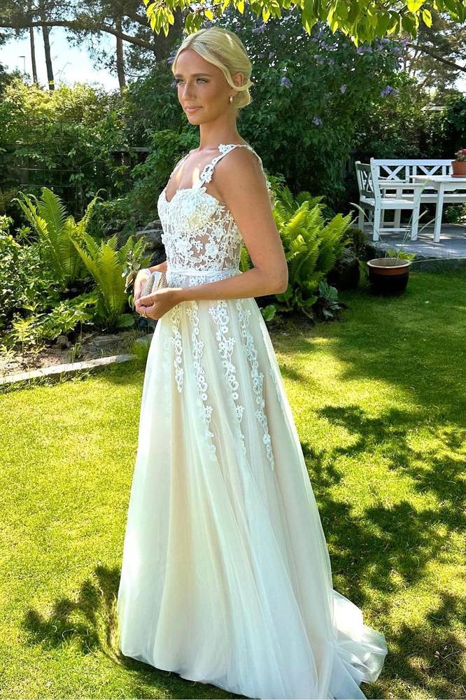 Elegant Sky Blue Applique A-Line Tulle Prom Dress
