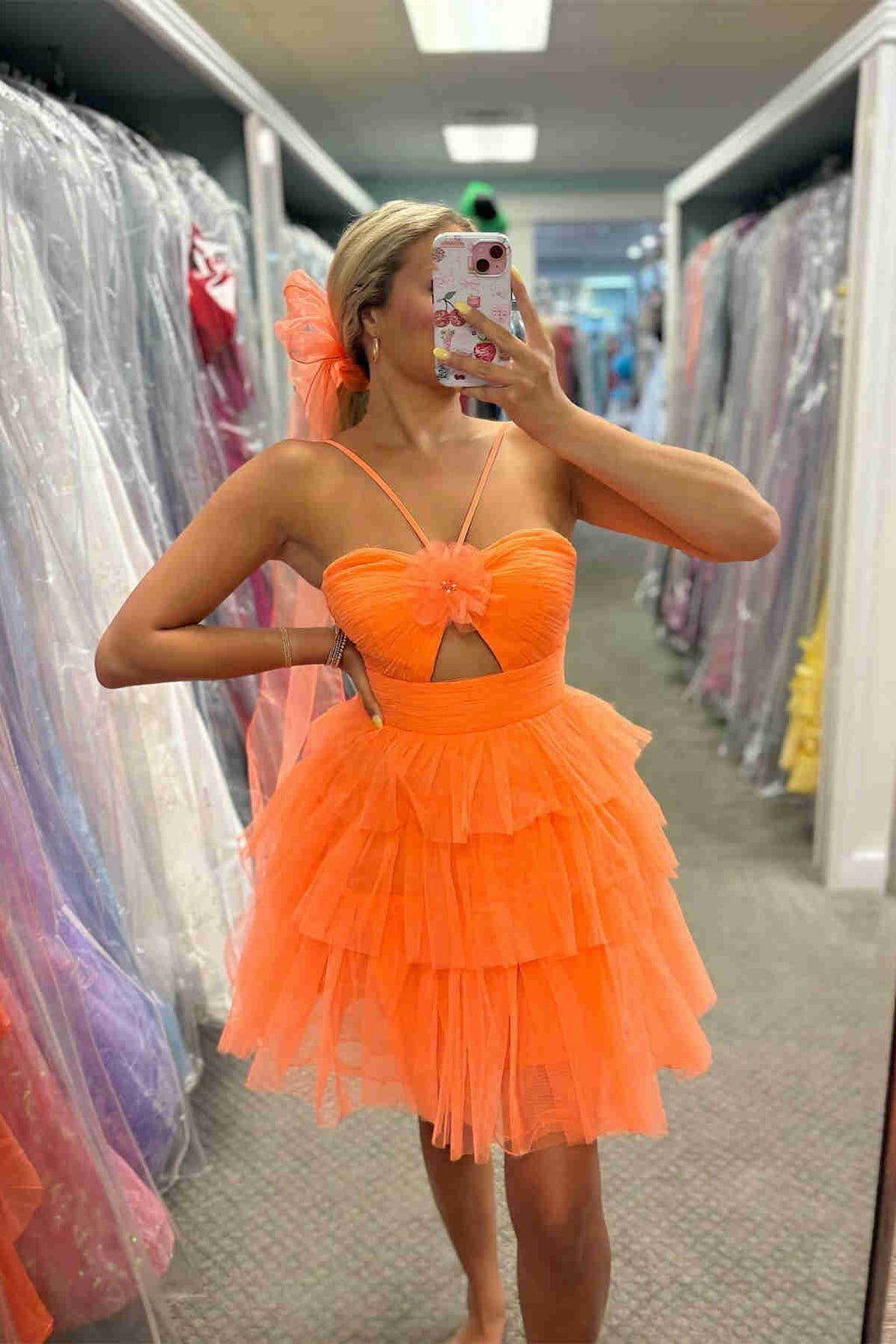 Orange Straps Keyhole Layered Tulle Homecoming Dress with Flower FancyVestido Orange Straps Keyhole Layered Tulle Homecoming Dress with Flower FancyVestido