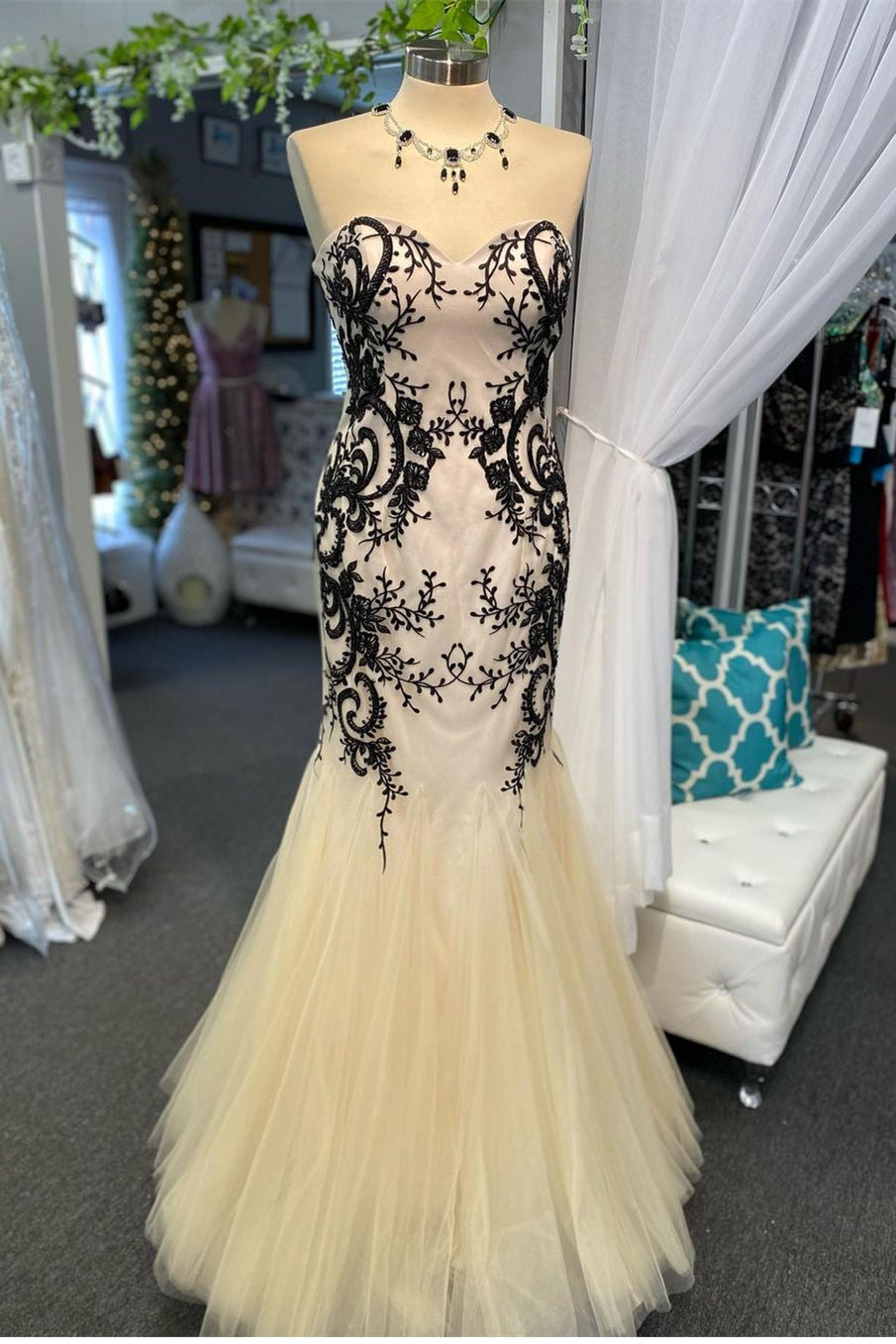 Sweetheart Ivory Long Wedding Dress with Black Appliques