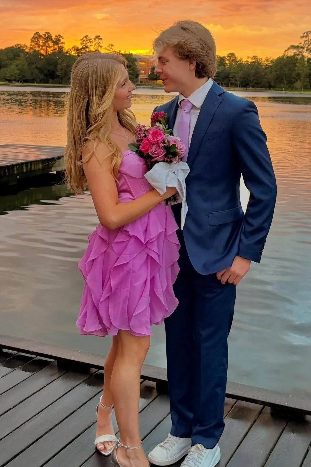 Chic Sweetheart Sleeveless A-Line Chiffon Ruffle Homecoming Dress