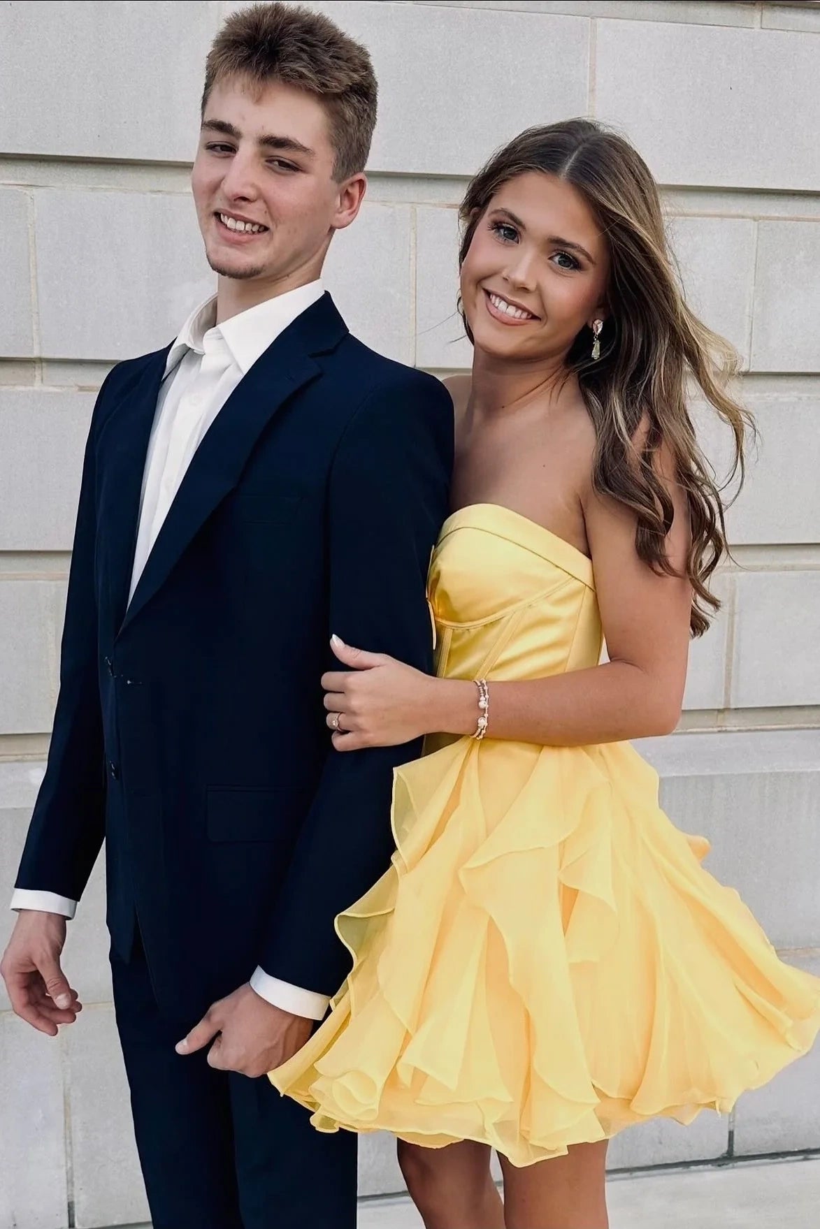 Chic Sweetheart Sleeveless A-Line Chiffon Ruffle Homecoming Dress