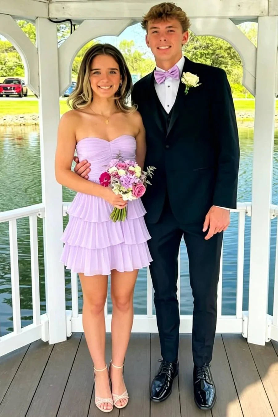 Cute Chiffon A-Line Zipped Sweetheart Strapless Homecoming Dress