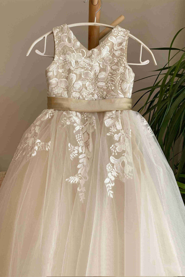 V-Neck Lace Appliques Tulle Flower Girl Dress with Sash