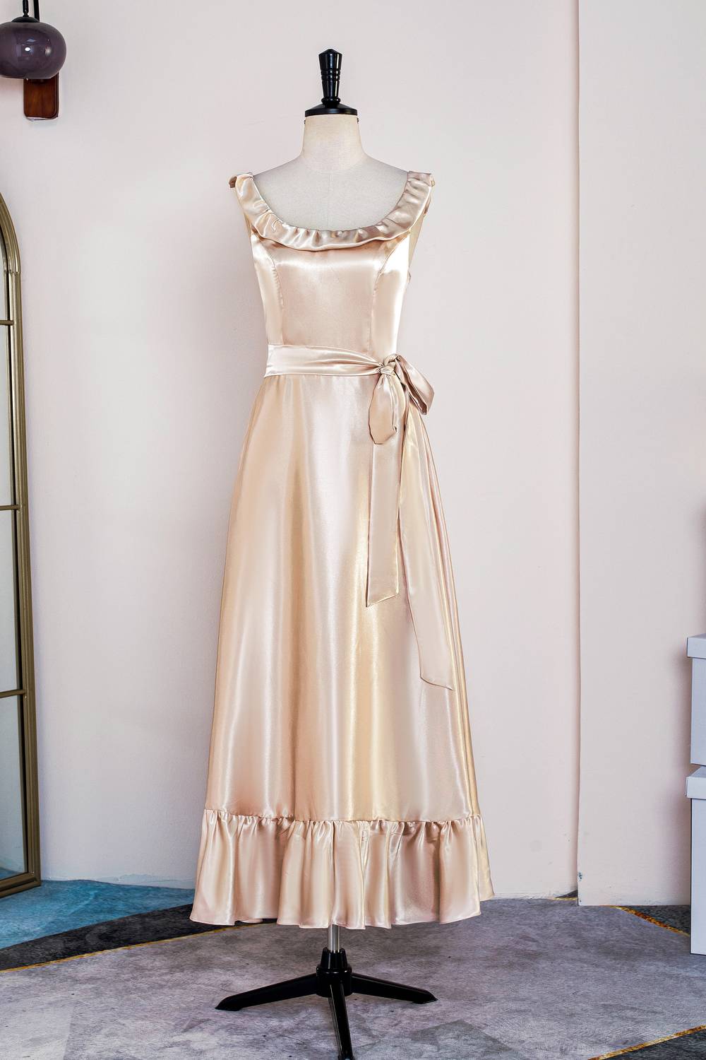 Champagne Square Neck Ruffle Midi Bridesmaid Dress FancyVestido Champagne Square Neck Ruffle Midi Bridesmaid Dress FancyVestido