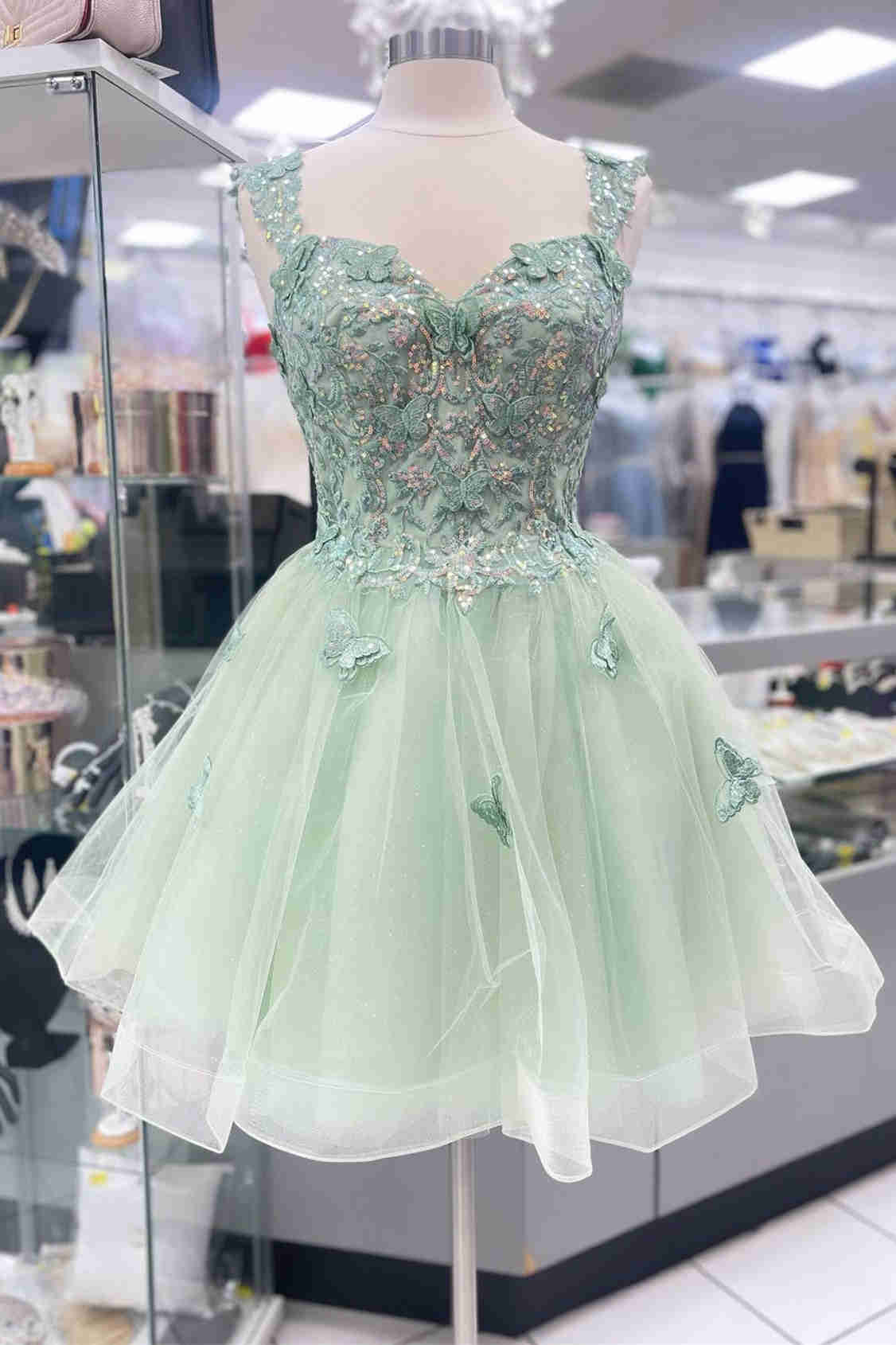 A-Line Lace-Up Sage Green Short Homecoming Dress with Appliques FancyVestido A-Line Lace-Up Sage Green Short Homecoming Dress with Appliques FancyVestido