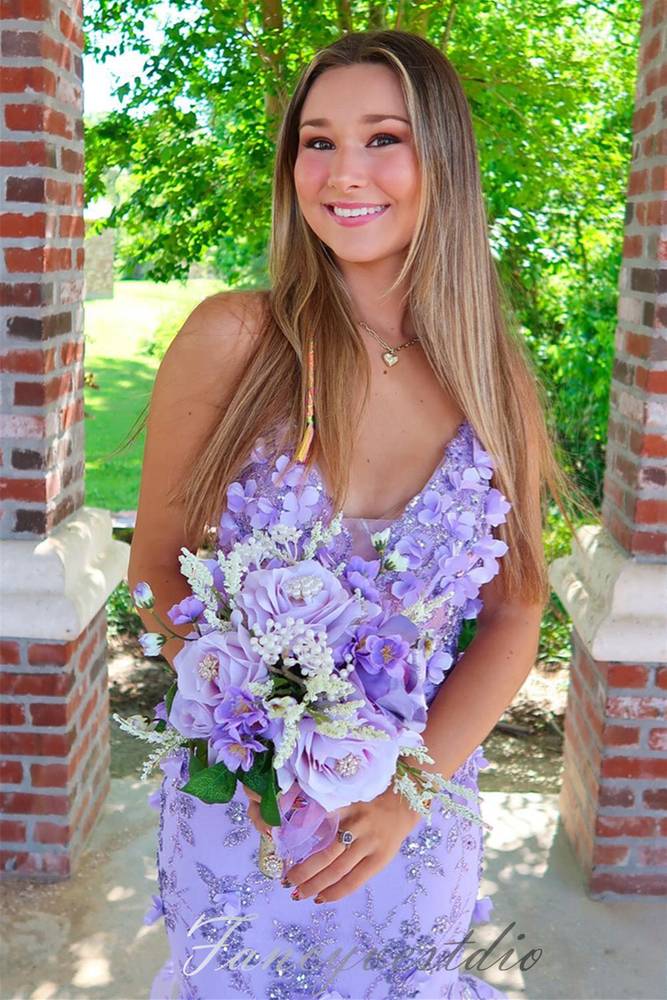 Straps Lavender V-Neck Layered Mermaid Prom Dress with 3D Floral FancyVestido Straps Lavender V-Neck Layered Mermaid Prom Dress with 3D Floral FancyVestido