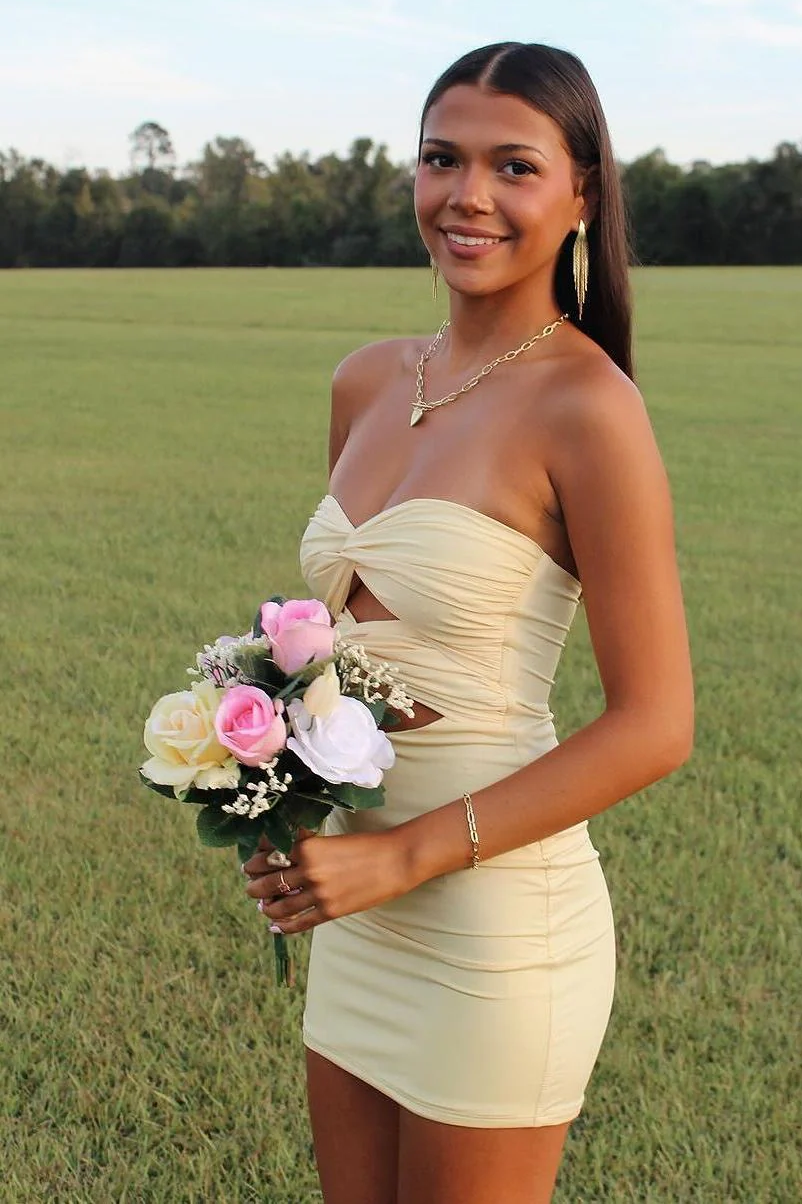 Sweetheart Keyhole Pleated Tight Homecoming Dress