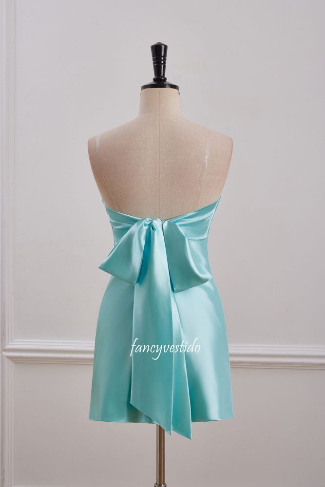 Chic Sweetheart Keyhole Homecoming Dress with Bow Back FancyVestido Chic Sweetheart Keyhole Homecoming Dress with Bow Back FancyVestido