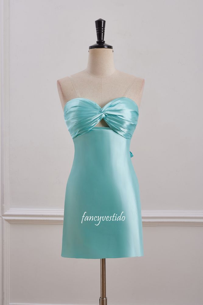 Chic Sweetheart Keyhole Homecoming Dress with Bow Back