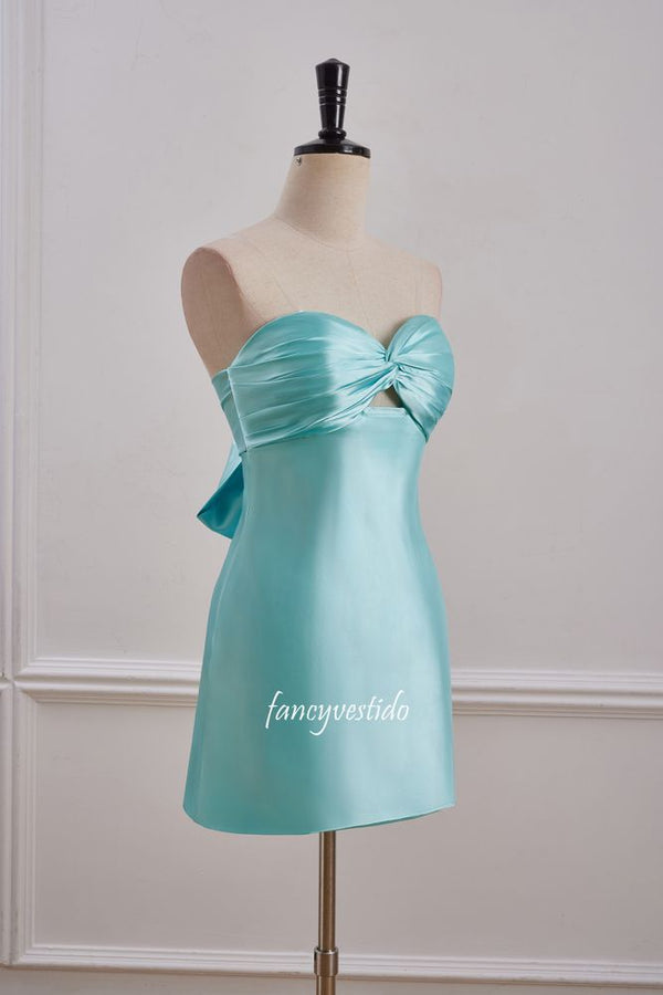 Chic Sweetheart Keyhole Homecoming Dress with Bow Back