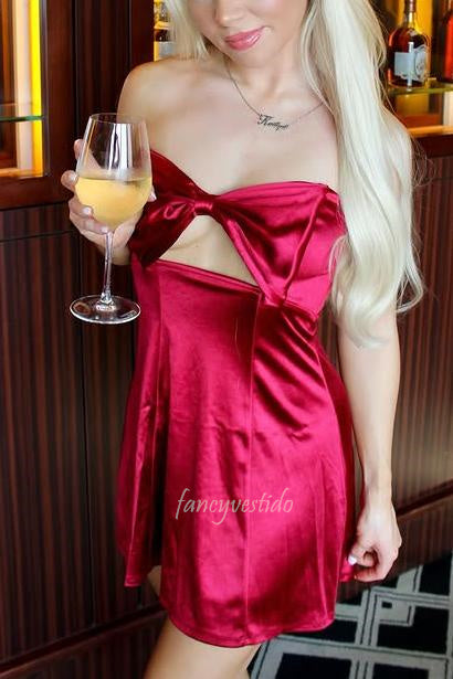 Sleevesless Keyhole Short Party Homecoming Dress with Bow