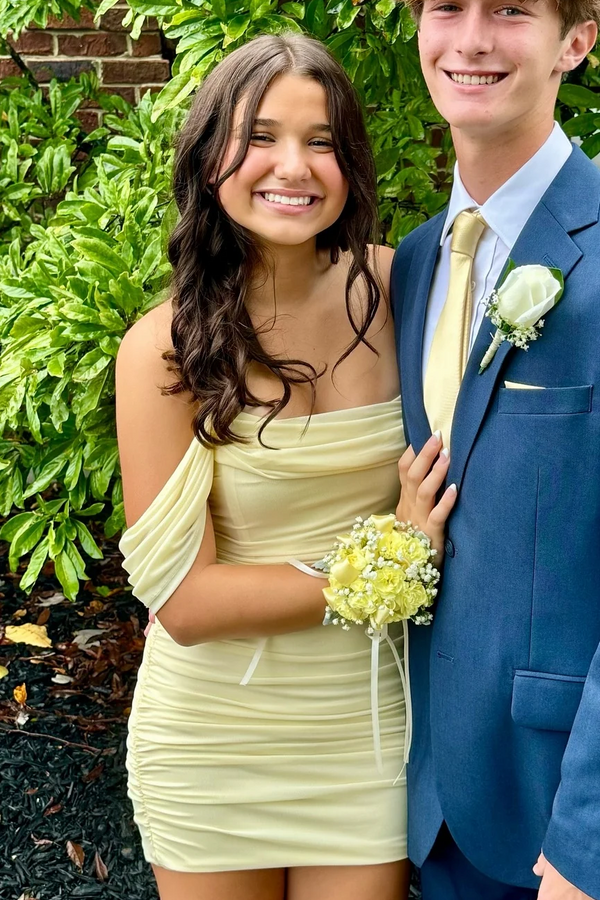Off Shoulder Ruched Tight Tulle Short Homecoming Dress