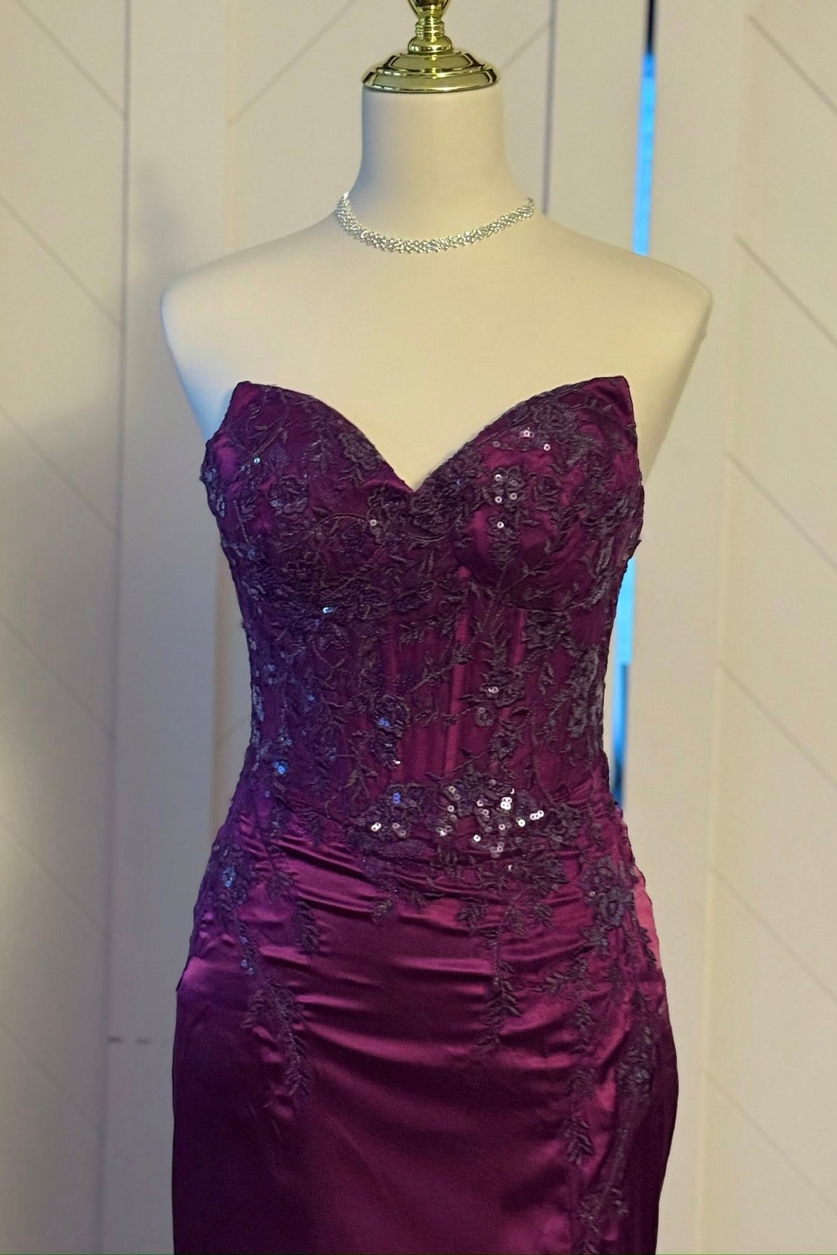 Mermaid Strapless Empire Satin Party Prom Dress With Lace Appliques