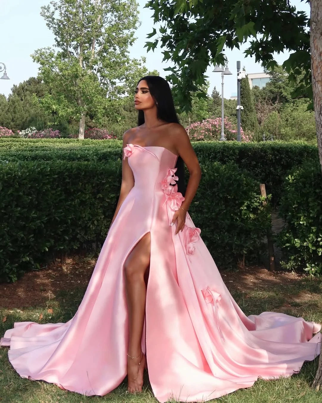 Modest Satin A-Line Strapless Floral Appliques Party Prom Dress