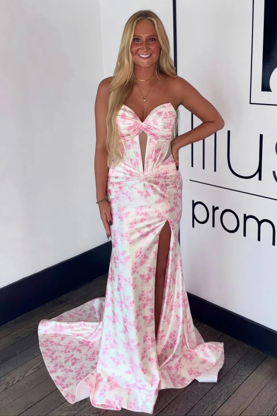 Satin Sweetheart Floral Appliques Party Prom Dress With Train