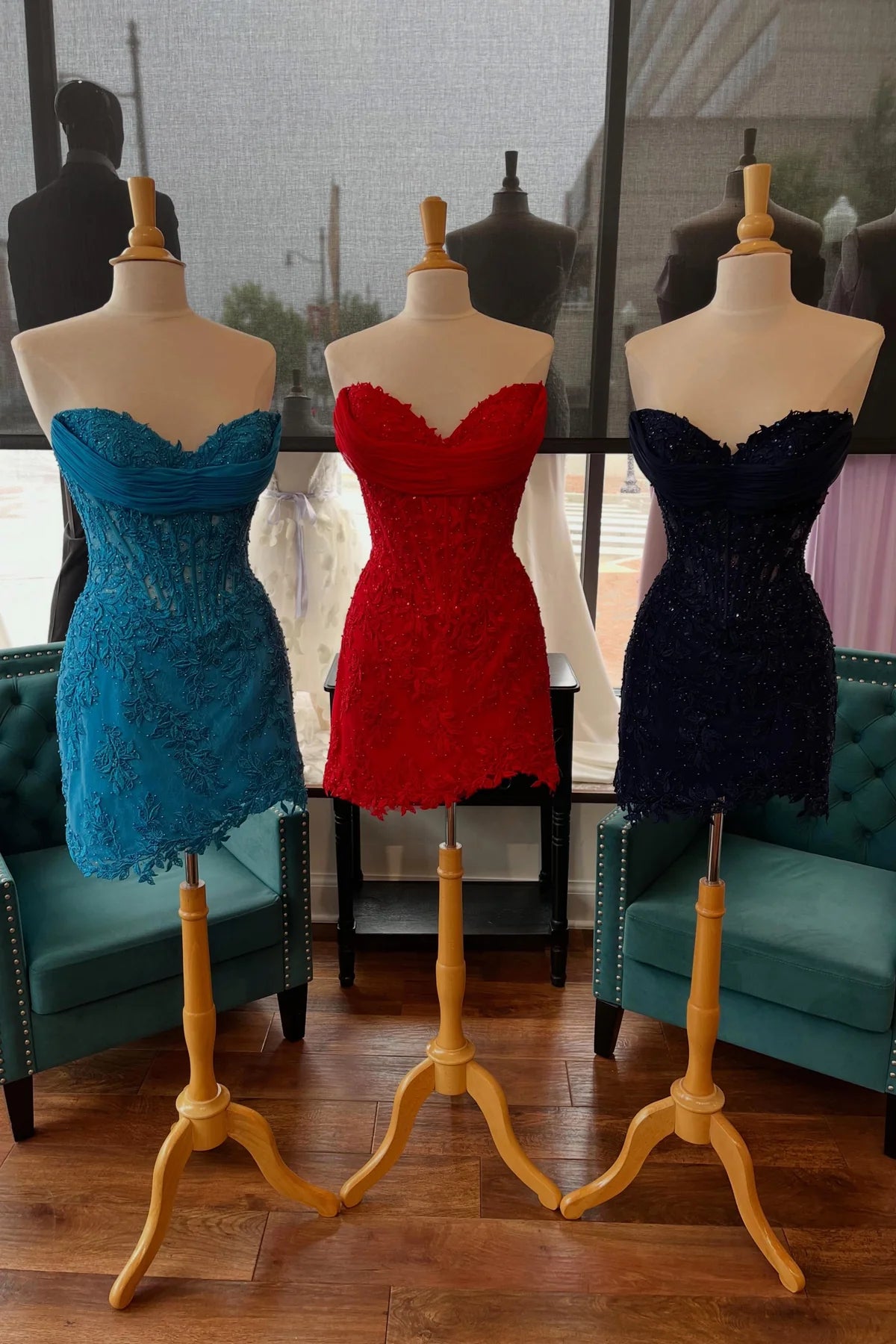 Sheath Lace Appliques Strapless Empire Mini Party Homecoming Dress