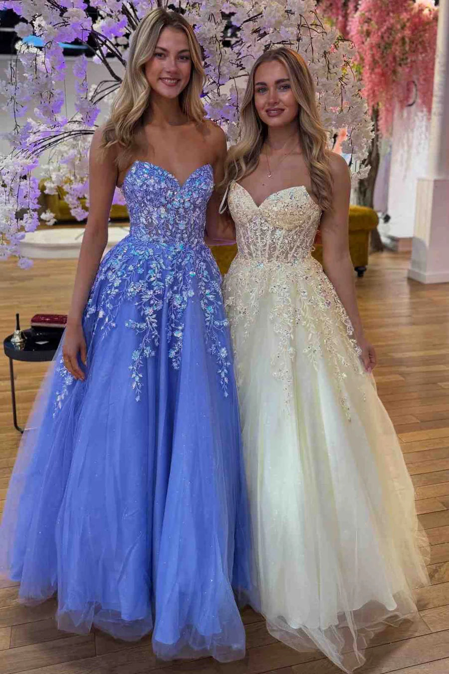 Sparkly A-Line Sweetheart Strapless Appliques Party Prom Dress