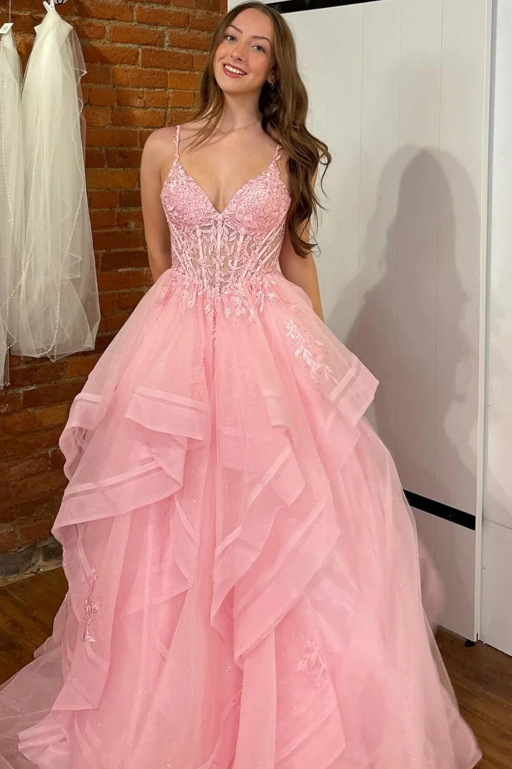 Sparkly V-Neck Sleeveless Lace Appliques Tiered Tulle A-Line Party Prom Dress 
