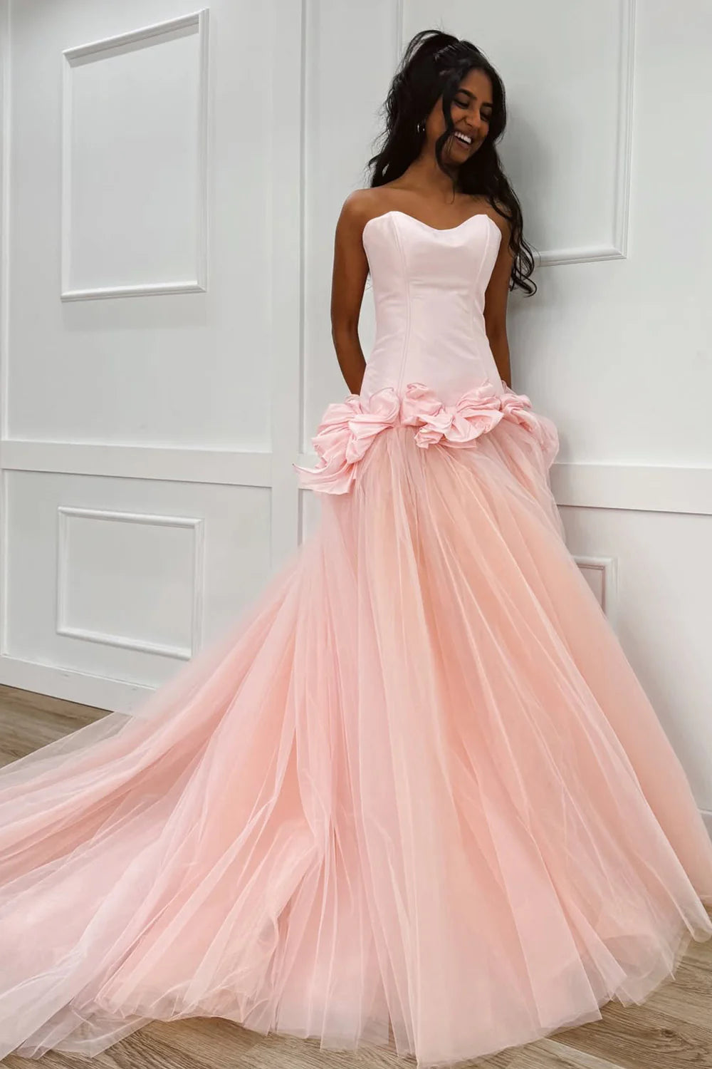 Sweetheart Sleeveless Satin And Tulle Party Prom Dress With Train