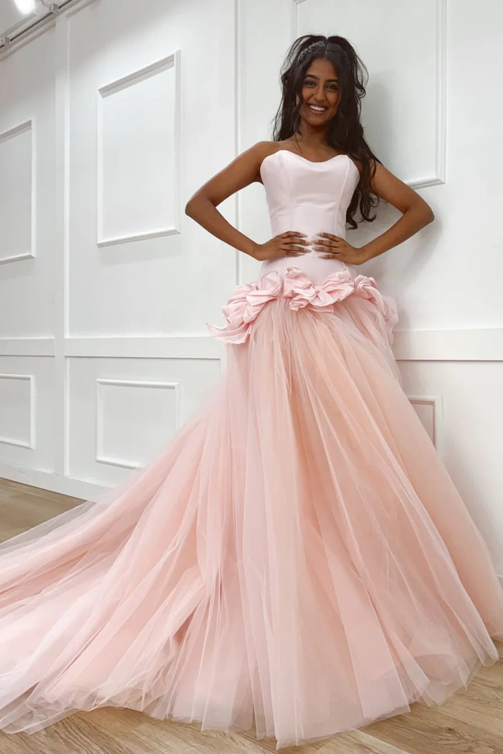 Sweetheart Sleeveless Satin And Tulle Party Prom Dress With Train