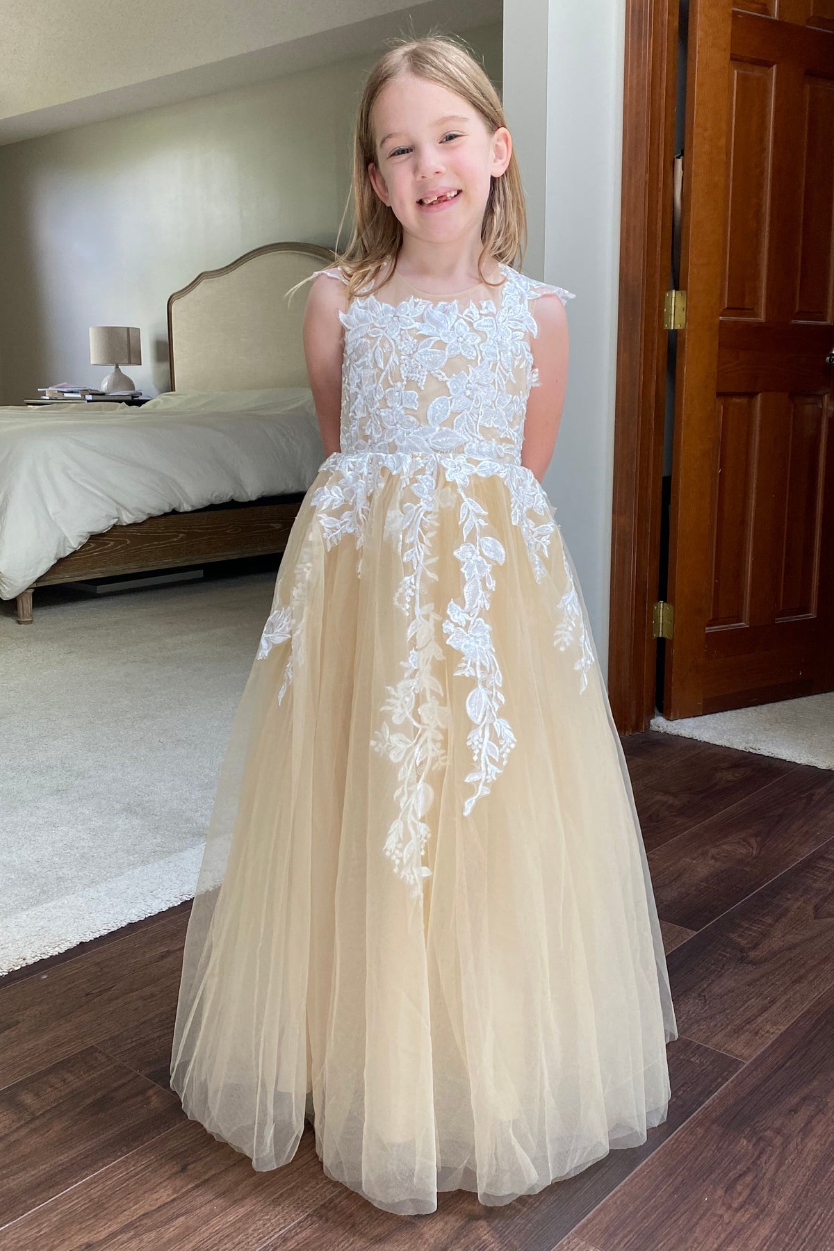 Tulle A-Line Lace Appliques Long Flower Girl Dress With Bow 