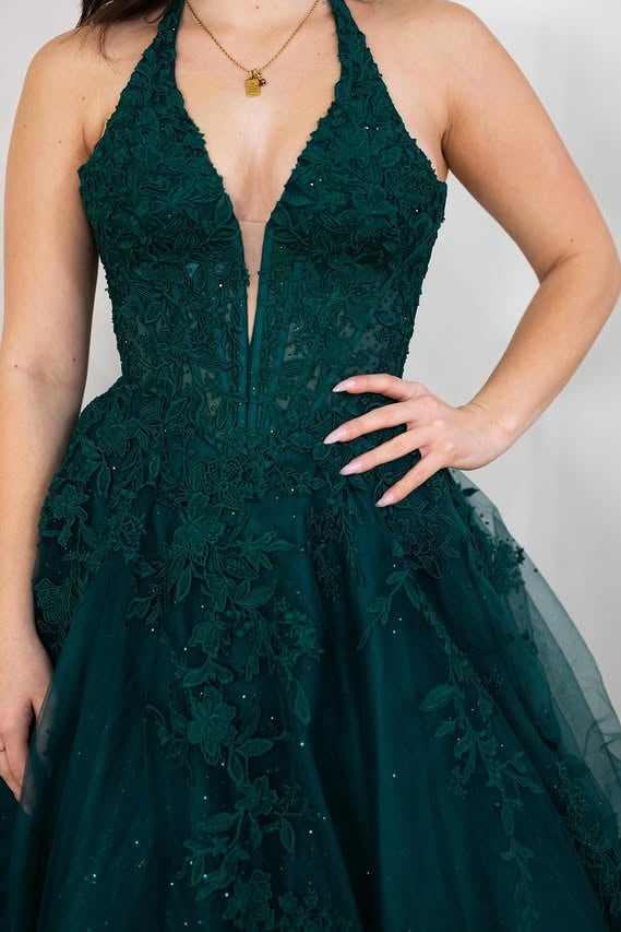 V-Neck Halter Sleeveless Tulle A-Line Lace Appliques Prom Dress
