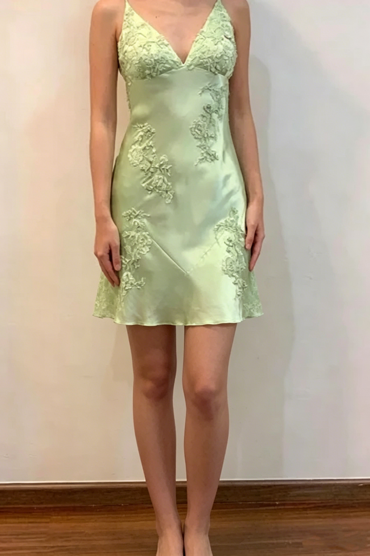 V-Neck Straps Backless Satin A-Line Lace Appliques Homecoming Dress