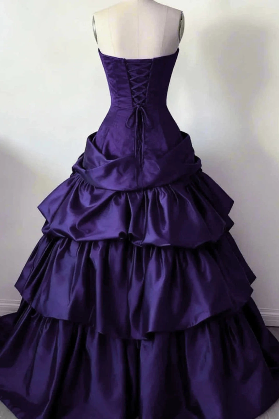 Vintage Satin A-Line Sweetheart Strapless Tiered Prom Gown