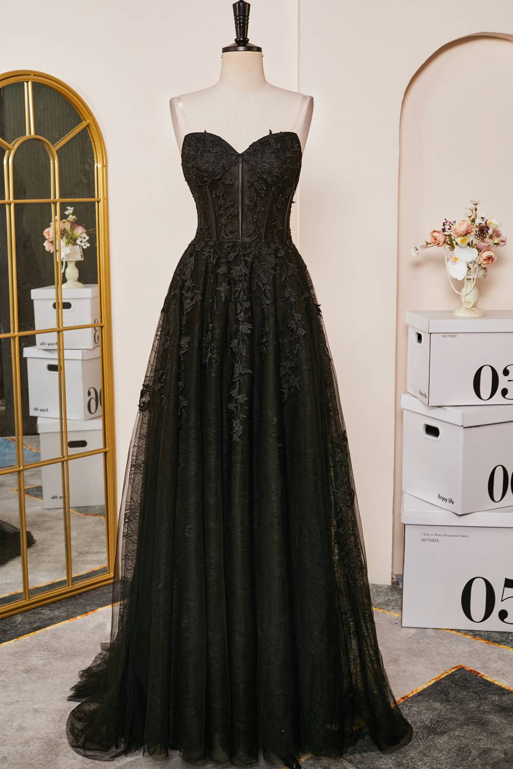 Sweetheart Black Corset Lace-Up Long Prom Dress with Appliques –  FancyVestido