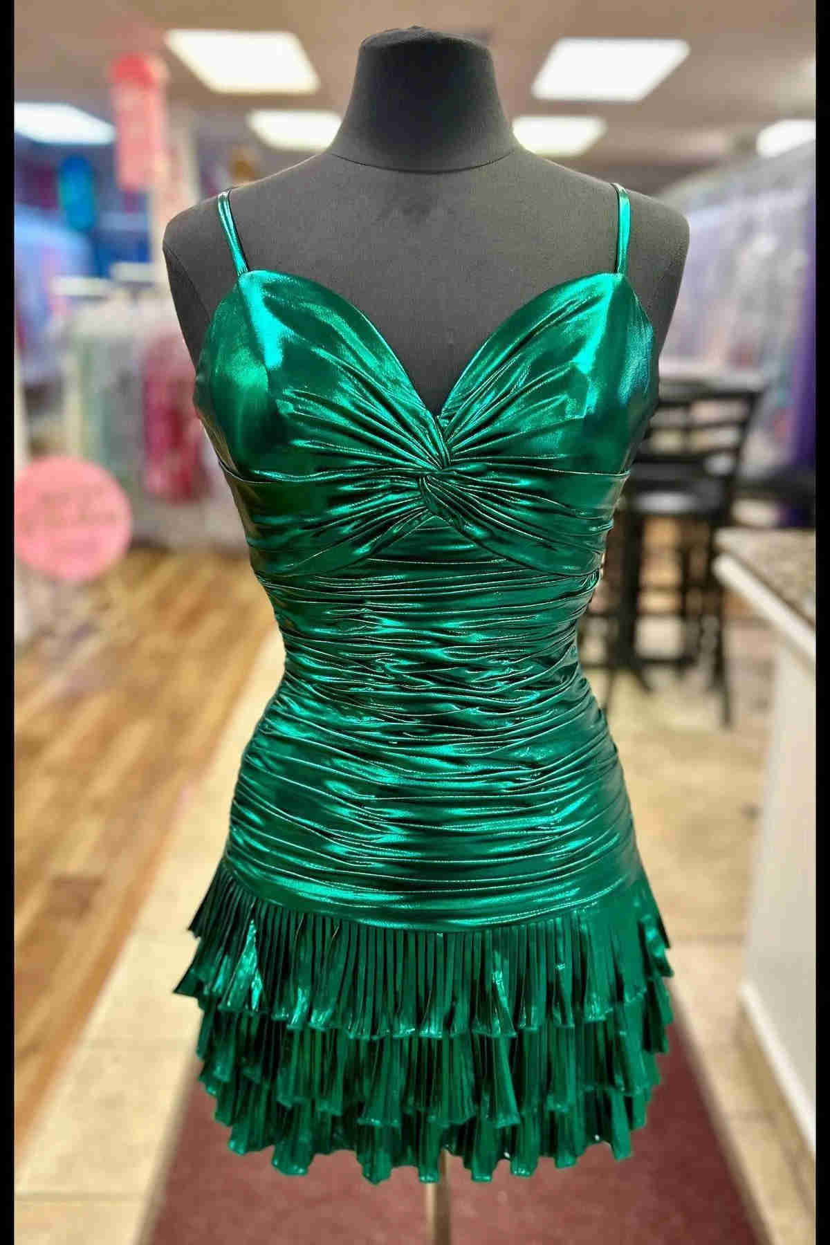 Sparkly Metallic Green Straps Knotted Short Homecoming Dress with Ruff FancyVestido Sparkly Metallic Green Straps Knotted Short Homecoming Dress with Ruff FancyVestido