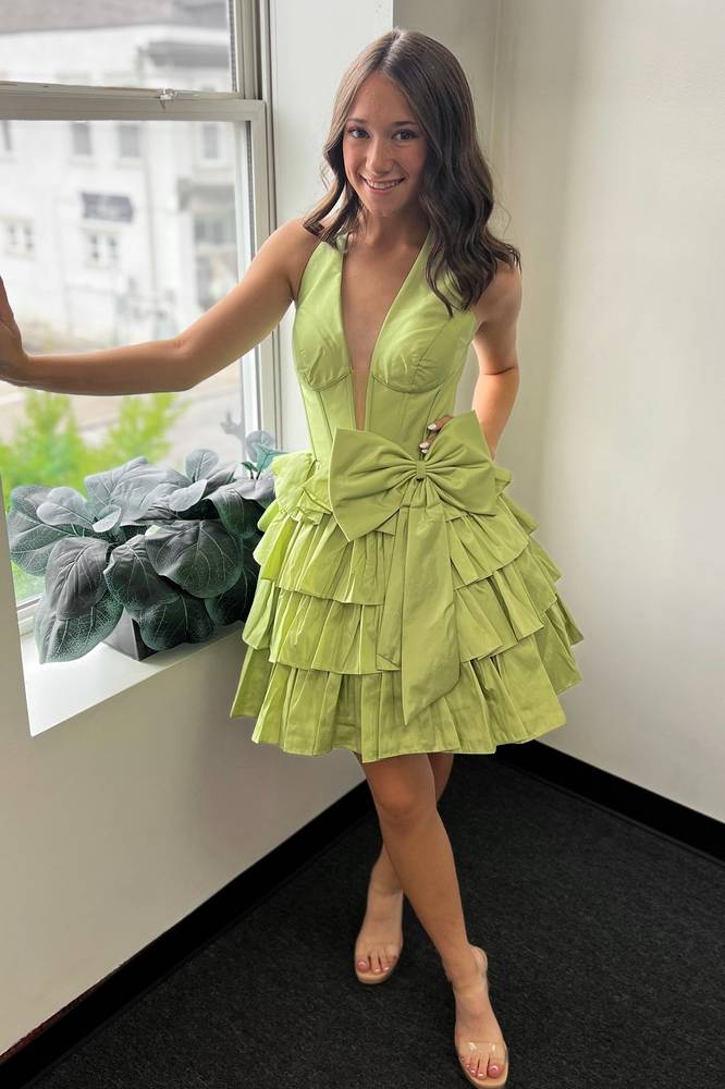 Halter Green Ruffle Homecoming Dress Plunging Neck with Bow FancyVestido Halter Green Ruffle Homecoming Dress Plunging Neck with Bow FancyVestido