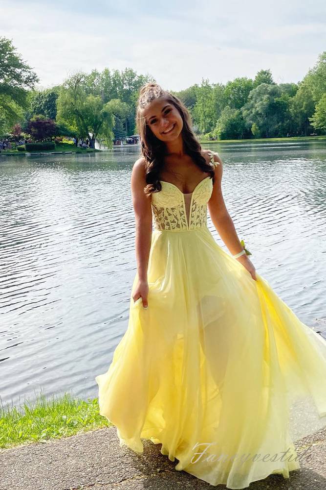 a line tulle prom dress Black A-Line One-Shoulder Appliques Tulle Long Prom Dresses main image 1