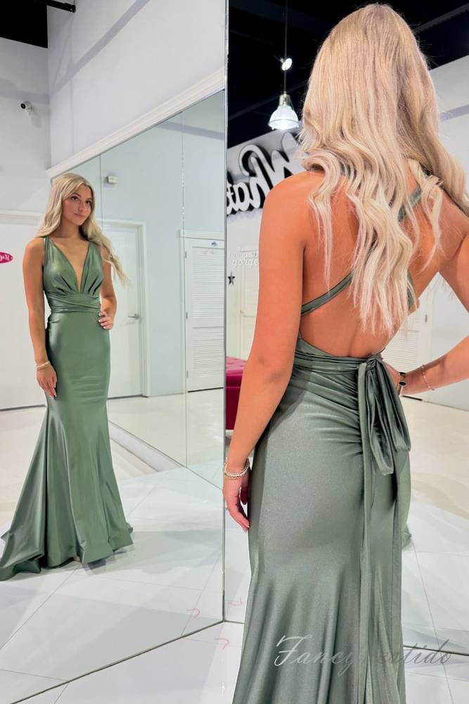 Oilve Green Plunging Neck Mermaid Evening Prom Dresses