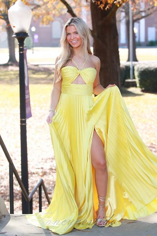 Halter Elegant Yellow Pleated A-Line Prom Dress with Slit FancyVestido Halter Elegant Yellow Pleated A-Line Prom Dress with Slit FancyVestido