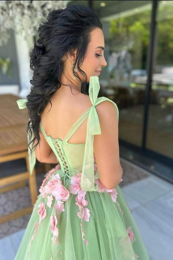 Chic Corset 3D Floral Applique A-Line Tulle Prom Dress
