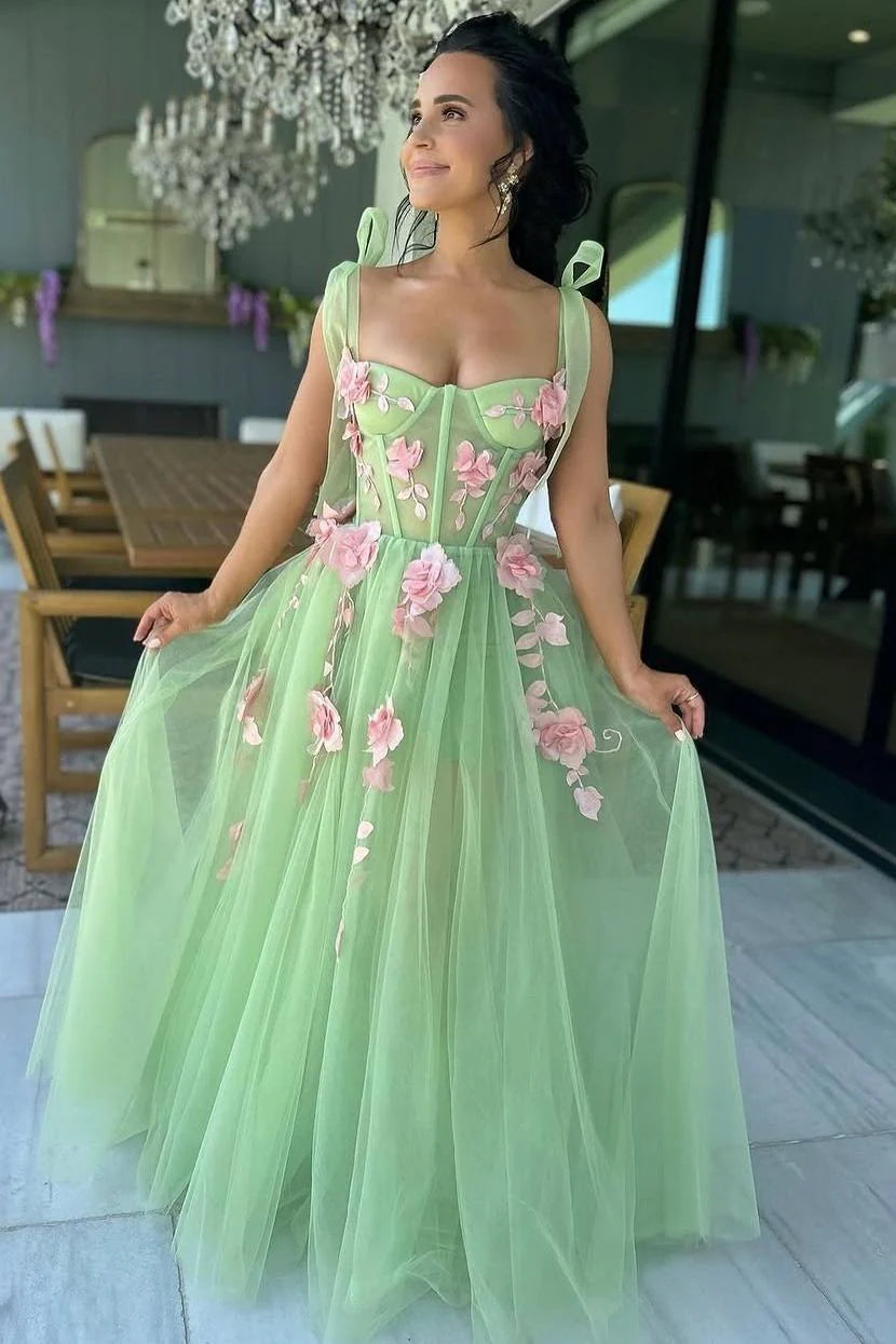 Chic Corset 3D Floral Applique A-Line Tulle Prom Dress