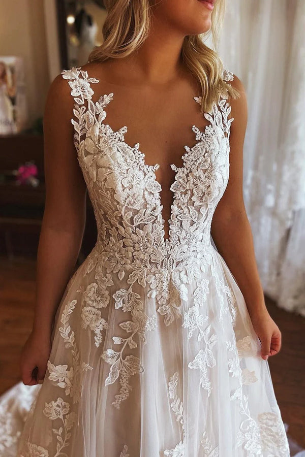 Pluning-Neck Lace Applique A-Line Tulle Wedding Dress with Pockets