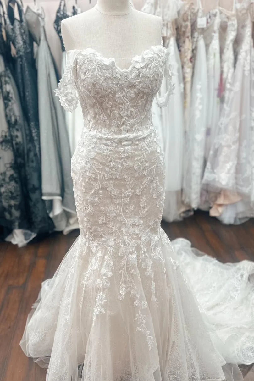 Elegant Off the Shoulder Applique Mermaid Long Wedding Dress