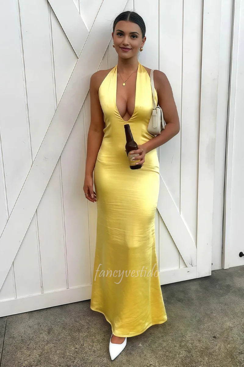 Glamorous Yellow Satin Halter Prom Dress with Plunging V-Neck FancyVestido Glamorous Yellow Satin Halter Prom Dress with Plunging V-Neck FancyVestido