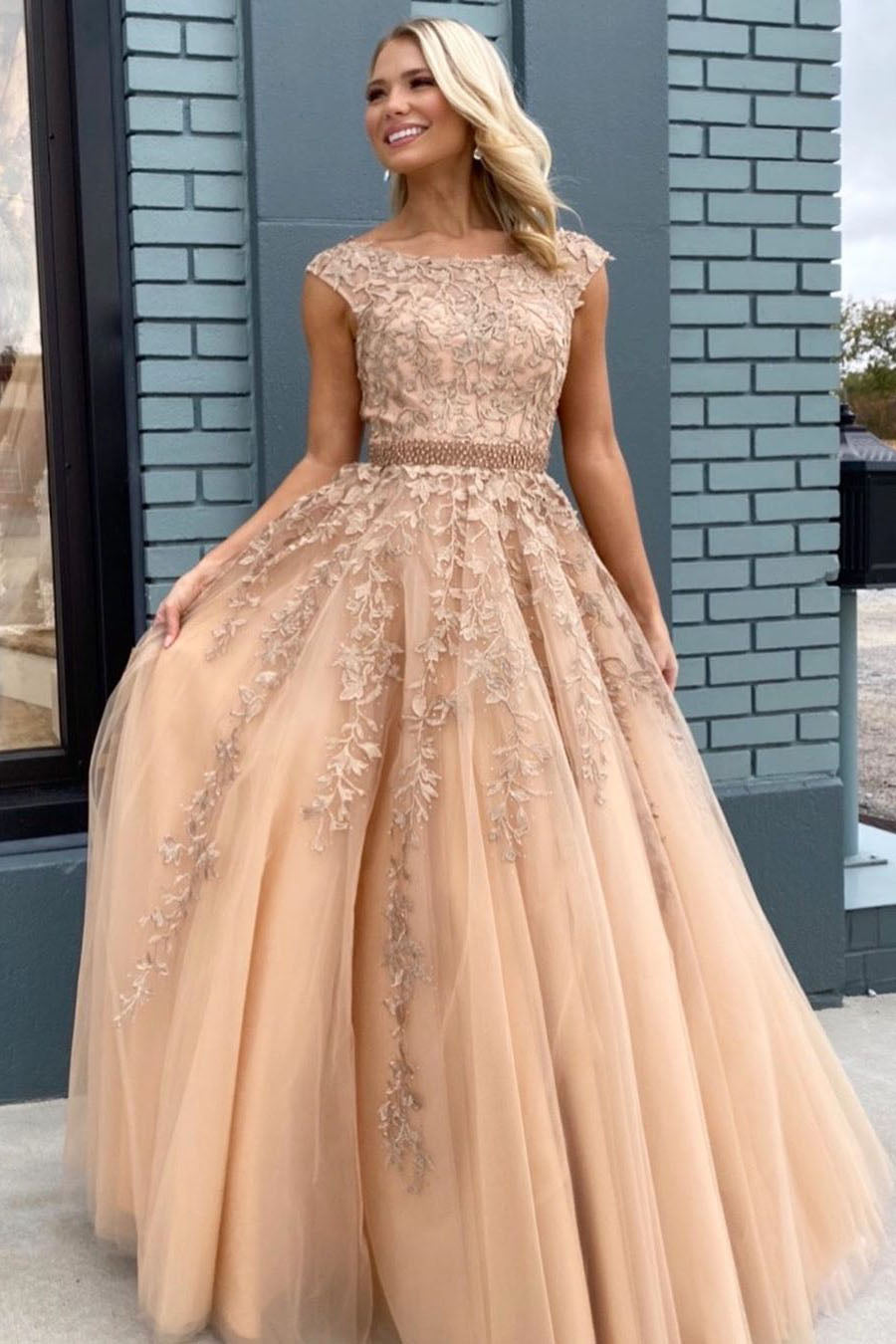 Elegant Lace-up Back Beaded Long Champagne Prom Dress with Appliques FancyVestido Elegant Lace-up Back Beaded Long Champagne Prom Dress with Appliques FancyVestido