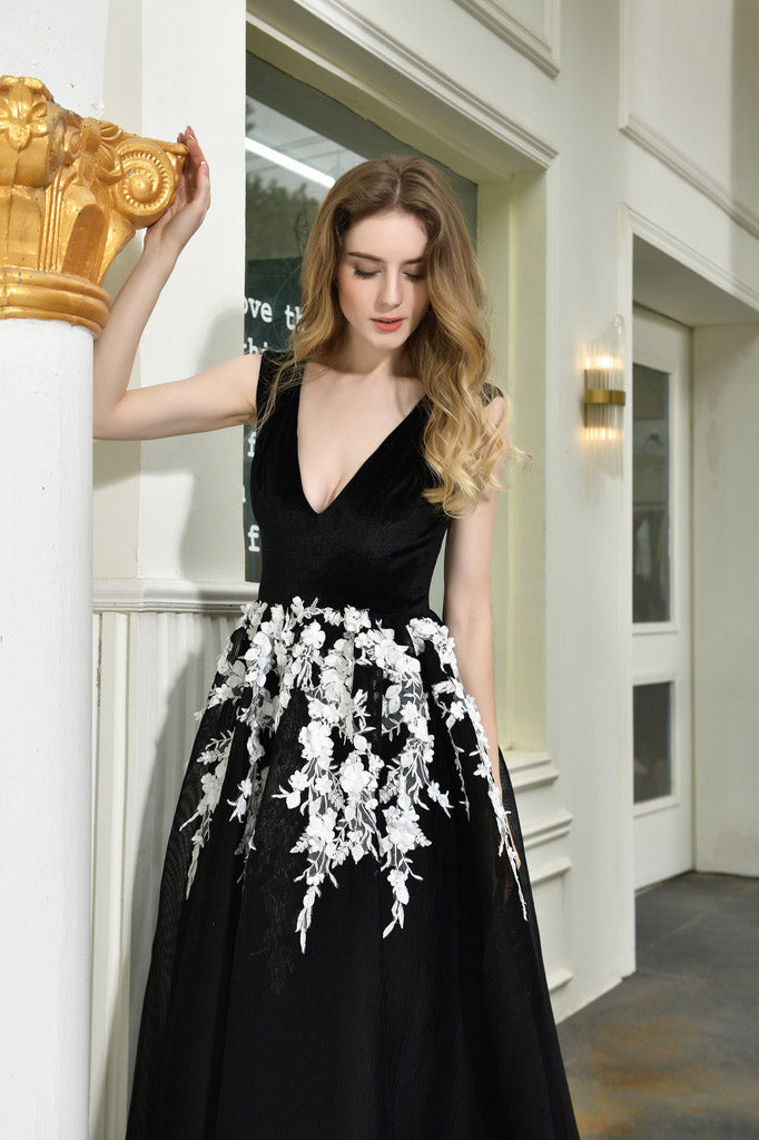 Fast Shipping V Neck Black Long Prom Dress with Appliques