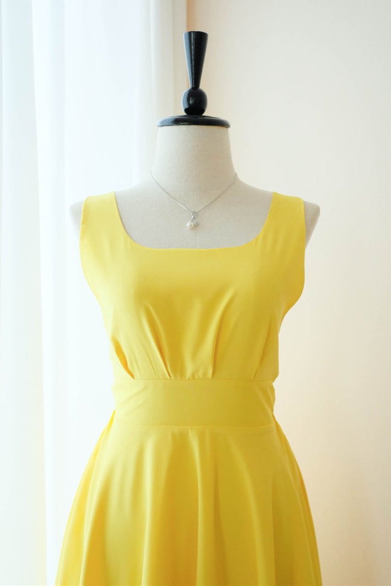 Short V-Back A-line Square Yellow Homecoming Dress with Bowknot