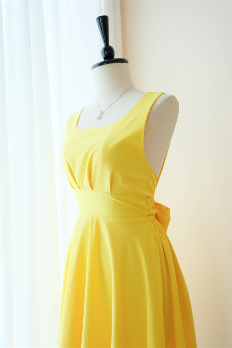Short V-Back A-line Square Yellow Homecoming Dress with Bowknot