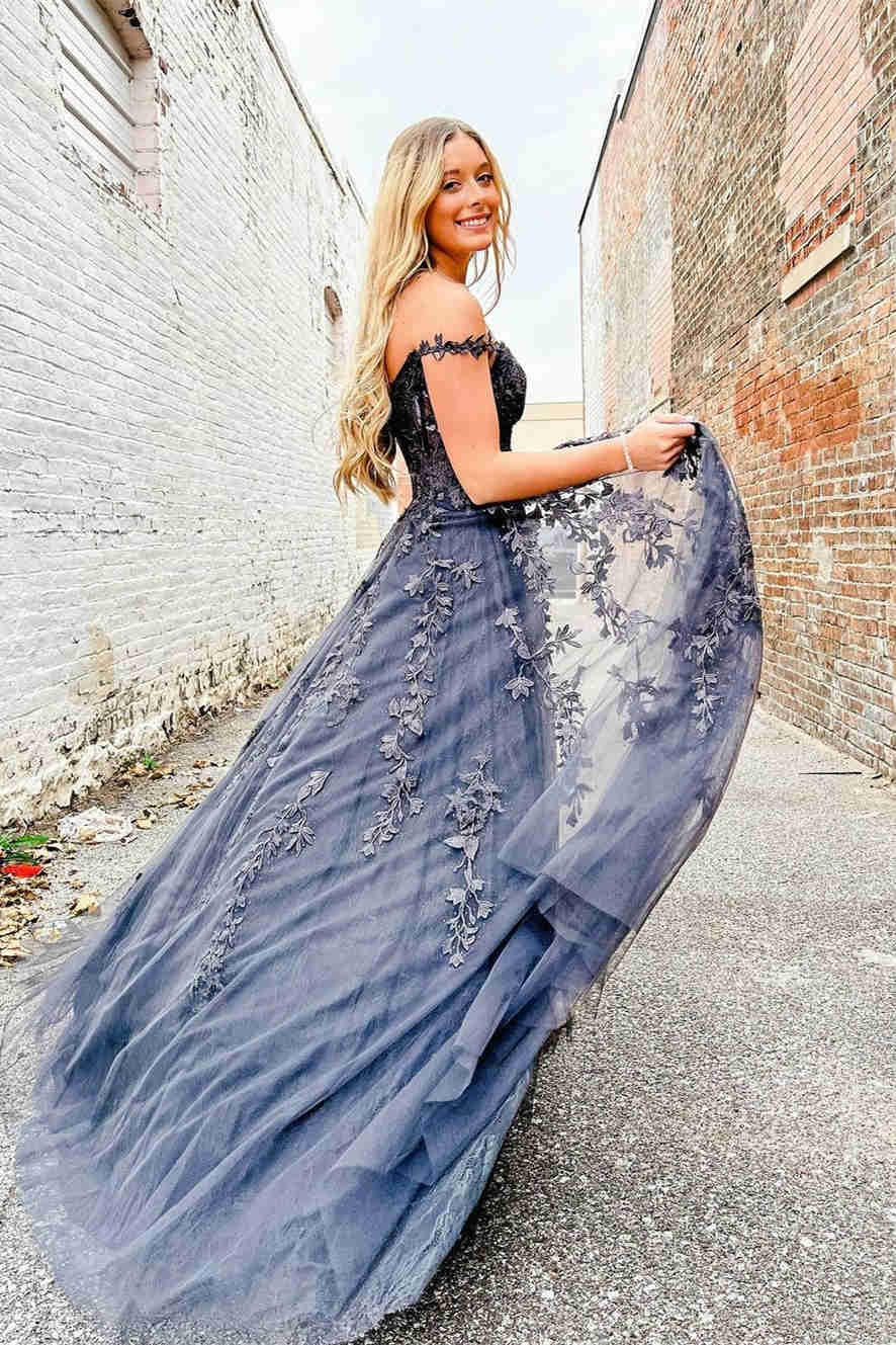 Elegant Red Appliqued Prom Dress with Sheer Lace Bodice FancyVestido Elegant Red Appliqued Prom Dress with Sheer Lace Bodice FancyVestido