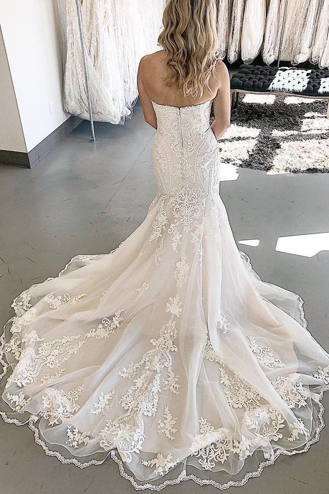 Chapel Train Mermaid Sweetheart White Wedding Dress with Lace