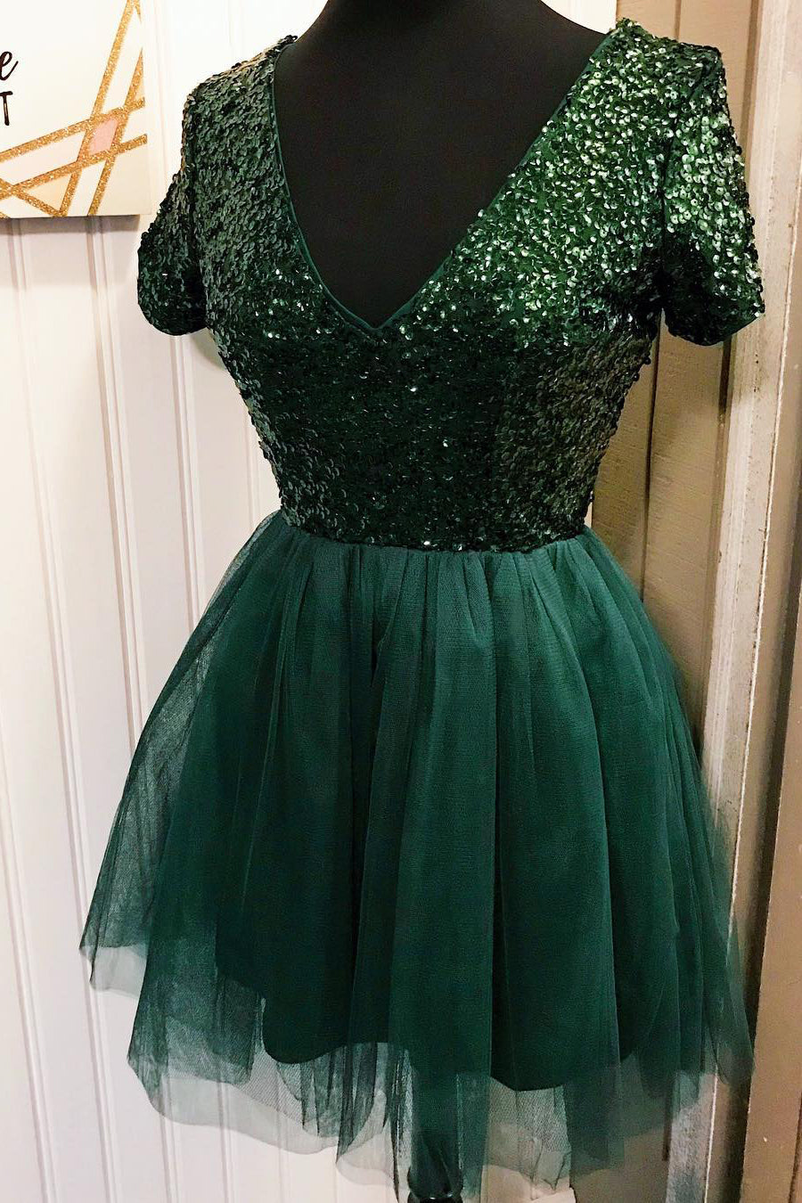 Sparkly V-Neck Dark Green Homecoming Dress with Short Sleeves