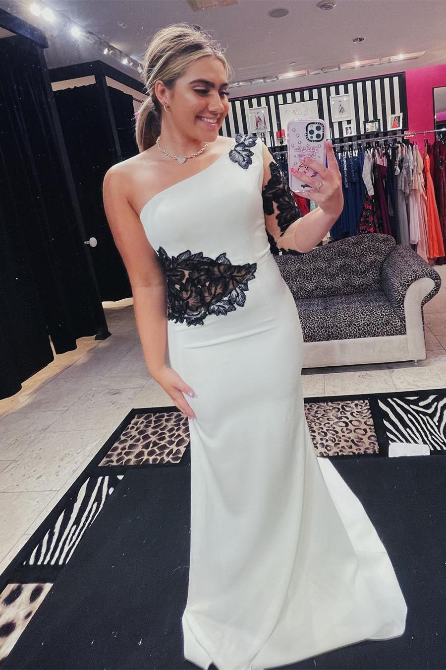 Elegant Mermaid White Long Bridal Dress with Balck Appliques