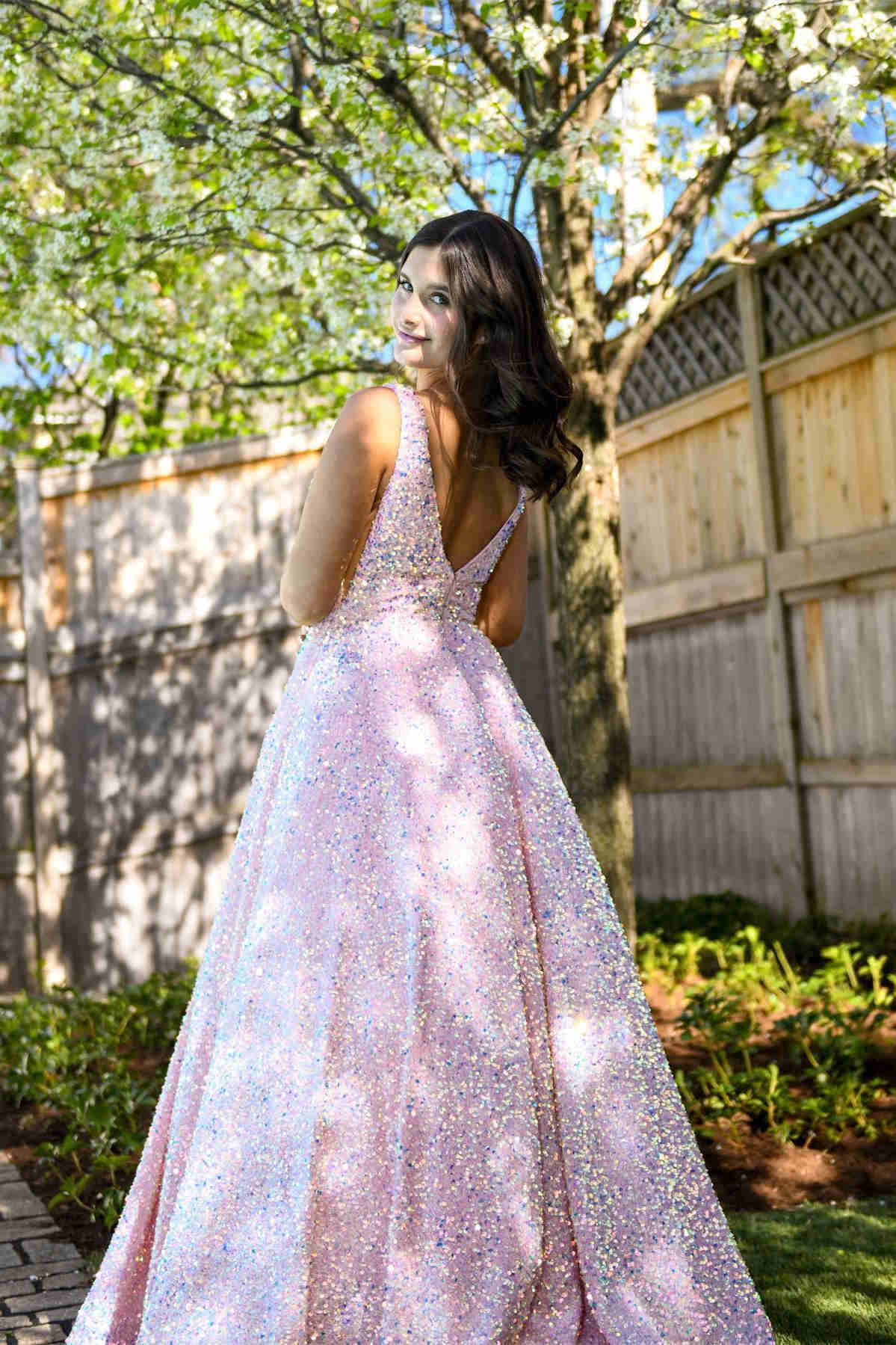 Glitter V-Neck White A-Line Prom Dress with Pockets FancyVestido Glitter V-Neck White A-Line Prom Dress with Pockets FancyVestido