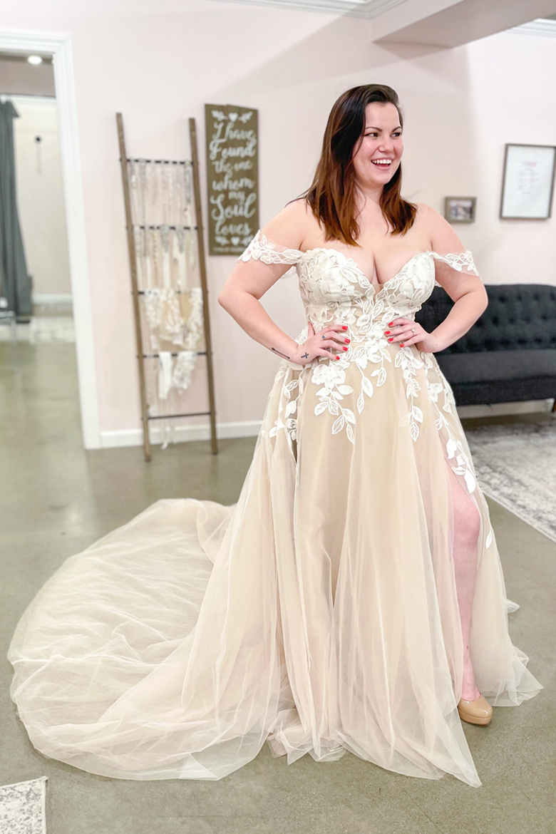 Off the Shoulder Taupe Long Wedding Dess with Appliques – FancyVestido
